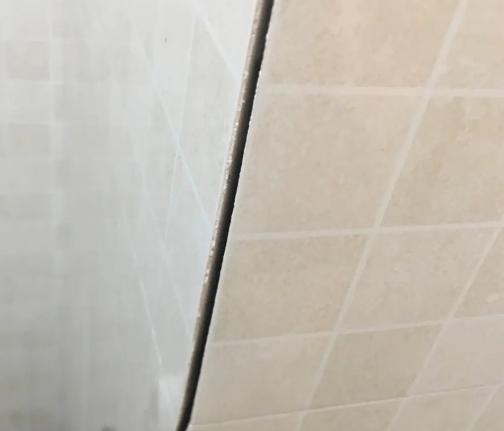 掇刀瓷砖空鼓维修公司分享阳台瓷砖脱落的修复过程可以分为以下几个步骤